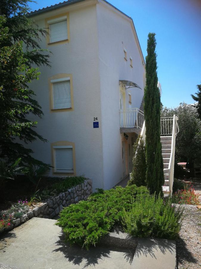 Apartments With A Parking Space Novi Vinodolski - 15823 Bagian luar foto