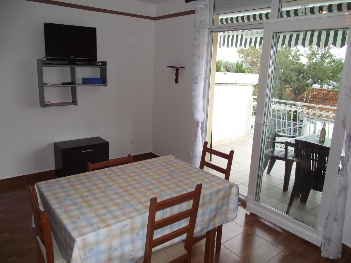 Apartments With A Parking Space Novi Vinodolski - 15823 Bagian luar foto